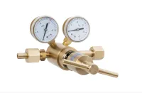 Регулятор баллонный AMFLO R86RIN-3000R (Ar, He, N2, Air)  латунь  с 2-мя манометрами, давление на входе до 200 бар. PRV. произв 30м3/час / Regulator R86RIN-3000R relief valve
